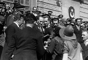 1 Temmuz 1927 Atatürk, Haydarpaşa Garında